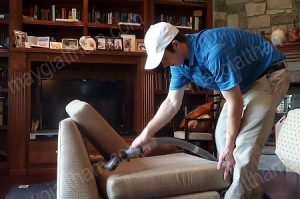 Trong quá trình sử dụng, máy giặt thảm có thể gặp các sự cố như phát ra tiếng ồn to bất thường