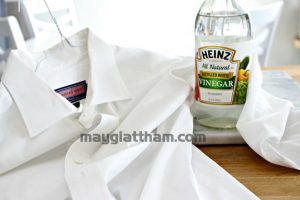 Quần áo bị lem màu phải làm sao