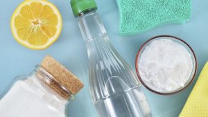 Hỗn hợp baking soda và giấm đánh bay mọi vết xi măng cứng đầu