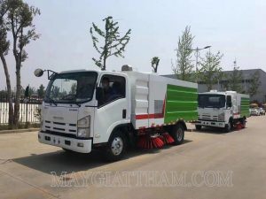 Xe quét đường Isuzu 5 khối sở hữu ngoại hình bắt mắt và khả năng vận hành bền bỉ