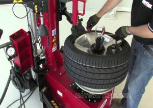 máy ra vào lốp Ranger