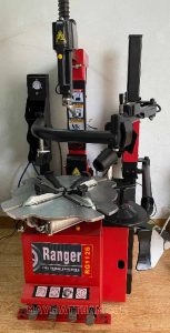 máy ra vào lốp Ranger