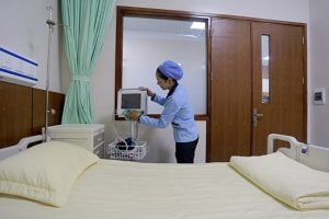 Vệ sinh buồng bệnh khi kết thúc sử dụng