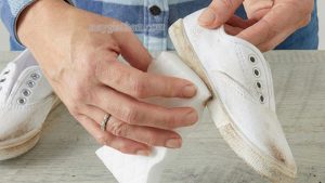 Vệ sinh giày vải trắng không cần giặt