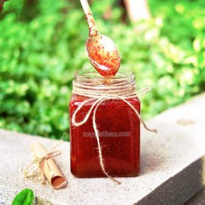 Ngâm saffron với mật ong để sử dụng trong khoảng 15 - 18 tháng