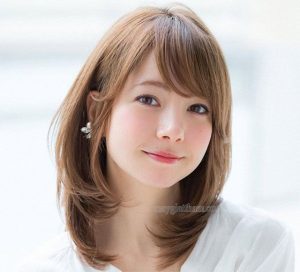 Kiểu mái chéo khiến nàng trở nên đằm thắm, dịu dàng hơn