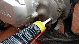 tra dầu láp bảo dưỡng xe máy