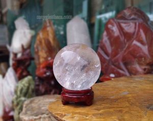 Đá phong thủy còn phải phù hợp với cung mệnh mỗi người